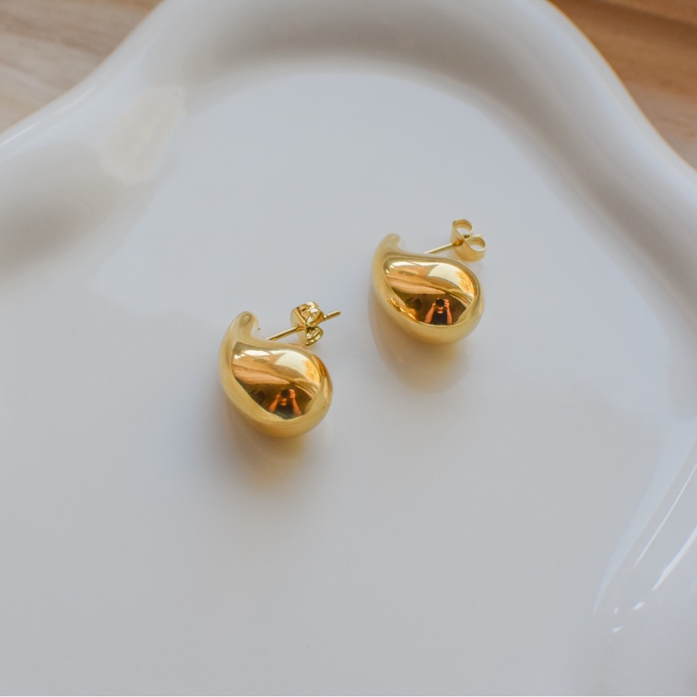 18K Gold Plated Chunky Tear Drop Earrings - Picture 2 of 2